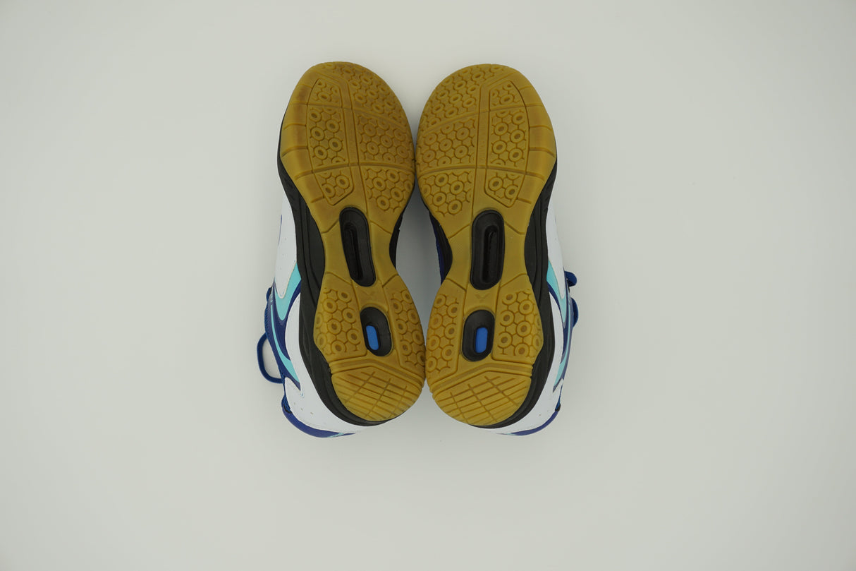 Victor A190 Court Shoes